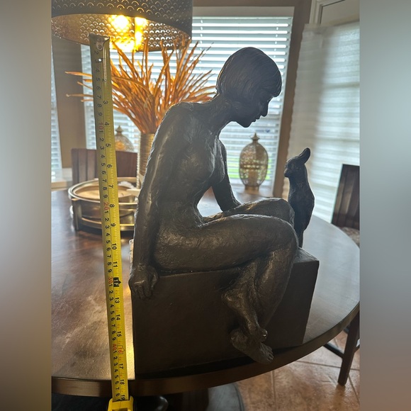 Vintage decor of a woman and a bird - Picture 4 of 10